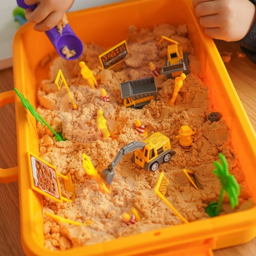 Vehicule, figurine și indicatoare pentru joc realist