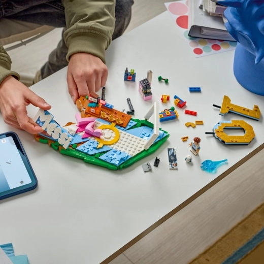 Construcție distractivă cu instrucțiunile digitale LEGO Builder