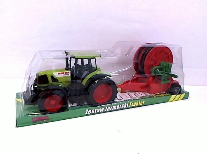 Tractor cu utilaj agricol