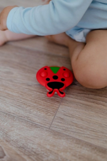 Rotește, apasă, descoperă