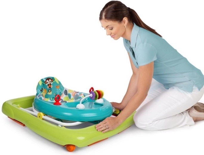 Crește odată cu copilul și se depozitează ușor