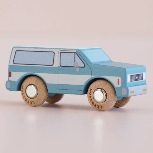 Le Toy Van mașinuță din lemn Chuck – SUV clasic
