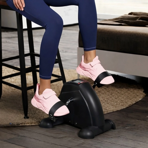 Exercițiu 2-în-1 – pentru picioare și brațe