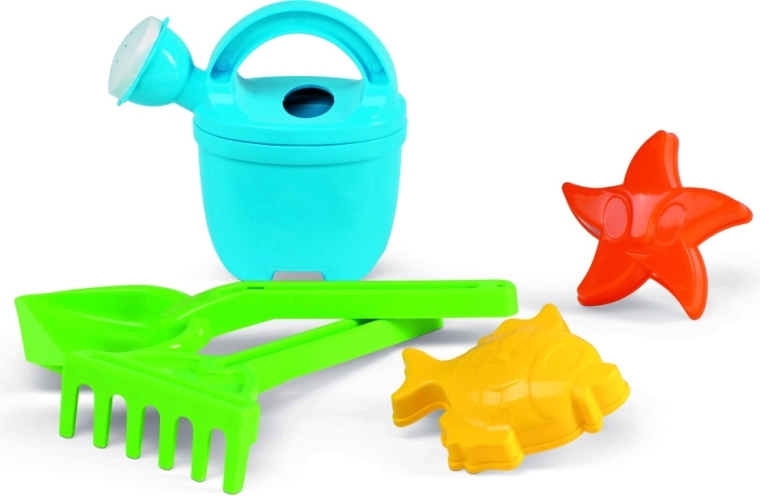 Distracție pe plajă și în groapa de nisip