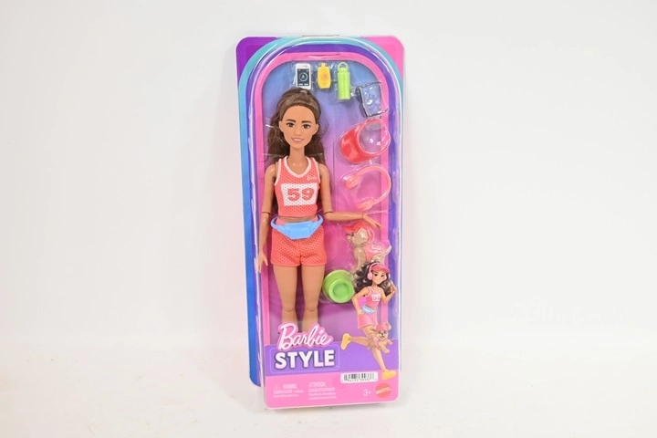 Barbie – păpușă sportivă alergătoare cu cățel
