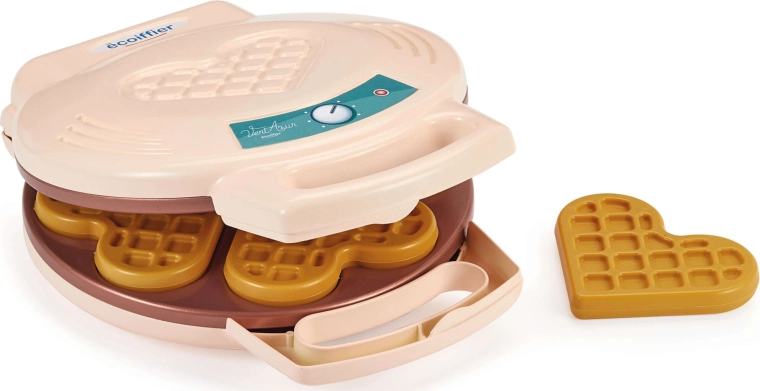 Mic dejun în clipă: toast și vafe în formă de inimă