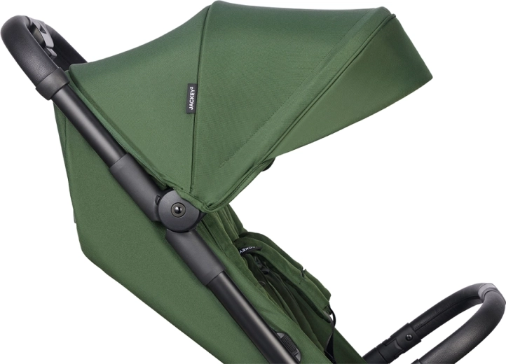 Copertină XL și ventilație pentru confort în orice vreme