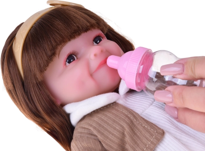 Îngrijire realistă cu biberon și scutec