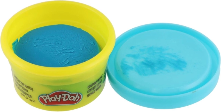 Două recipiente cu plastilină