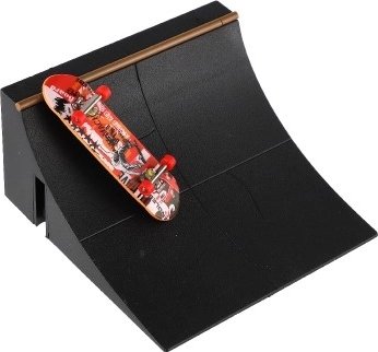 Rampă pentru trucuri cu skateboardul