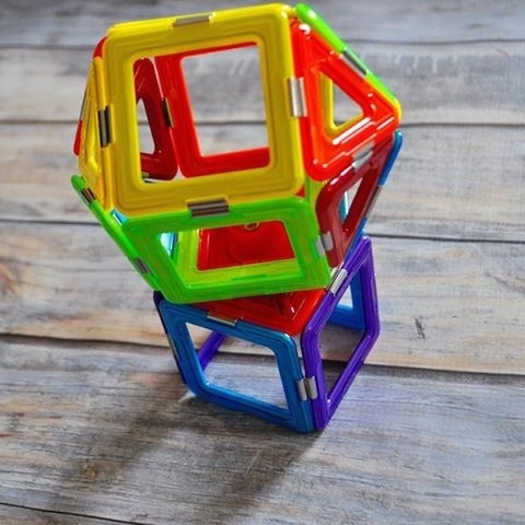 Set de construcție magnetic educațional GeoSmart - 100 de piese