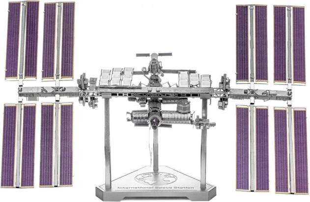METAL EARTH puzzle 3D Stația Spațială Internațională (ICONX)