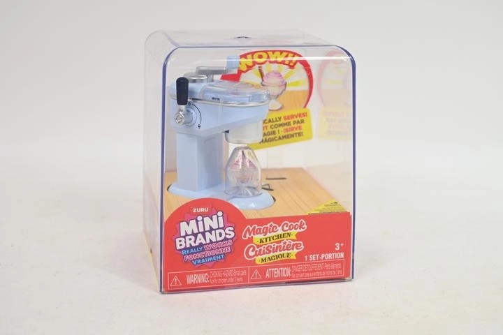 ZURU Mini Brands Magic Cook mini mașină de înghețată cu lumină UV