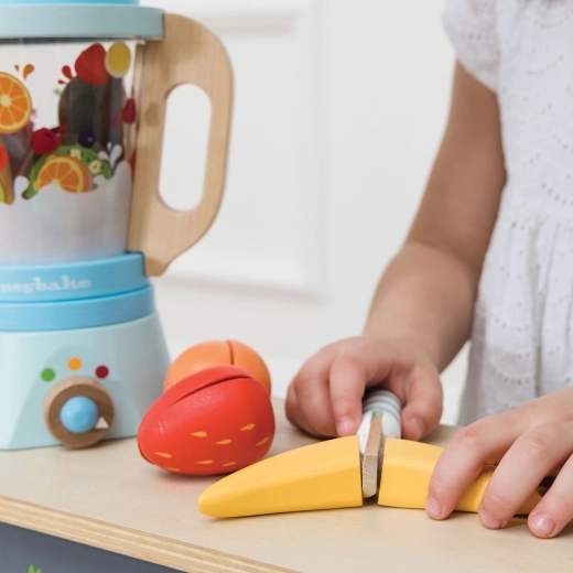 Tăierea și prepararea unui smoothie