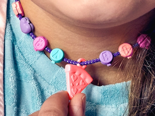 Stilizare, mărgele și pandantiv pizza