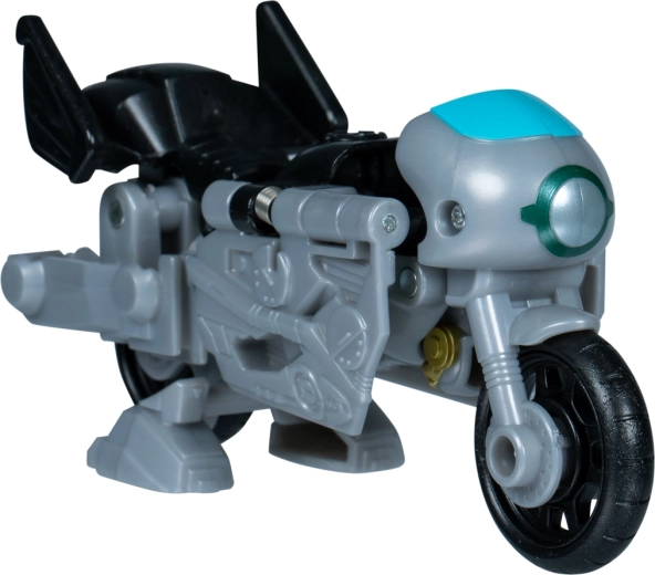Două moduri de distracție: motocicletă și robot