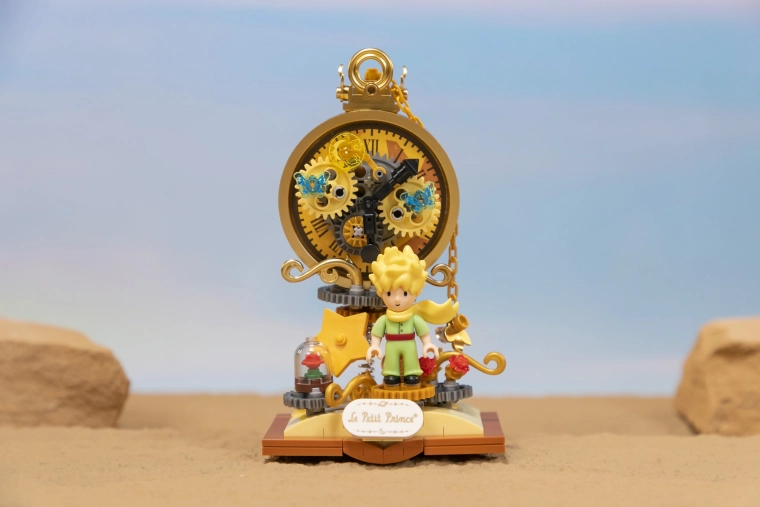 Elegant „ceas de buzunar” cu angrenaje aurii