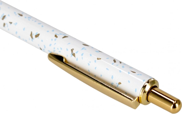 Mecanism retractabil și clemă metalică