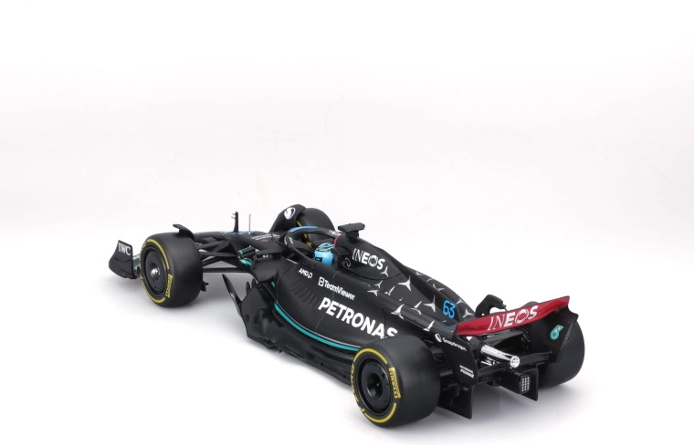 Construcție metalică și aerodinamică realistă