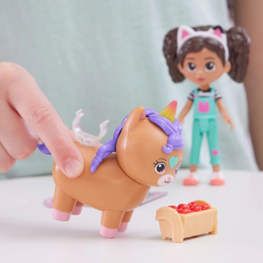 Adorabilul Cățicorn cu accesorii pentru hrănire