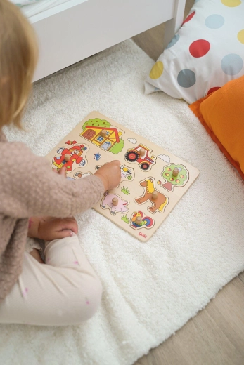 Motive de fermă care îi distrează pe copii