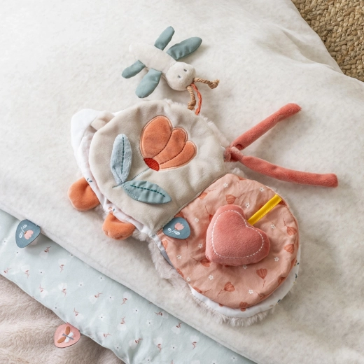 Texturi variate și etichete pentru dezvoltarea simțului tactil