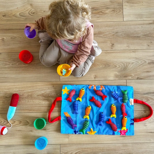 Învățarea culorilor și număratul prin joacă