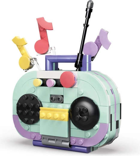 Boombox retro și patefon