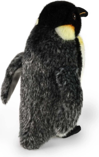 Pinguin adorabil în picioare