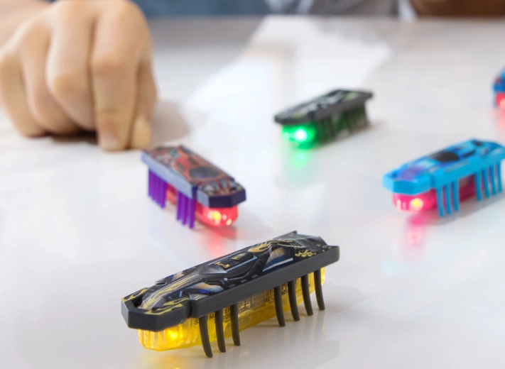 Două tipuri de roboți într-un singur pachet