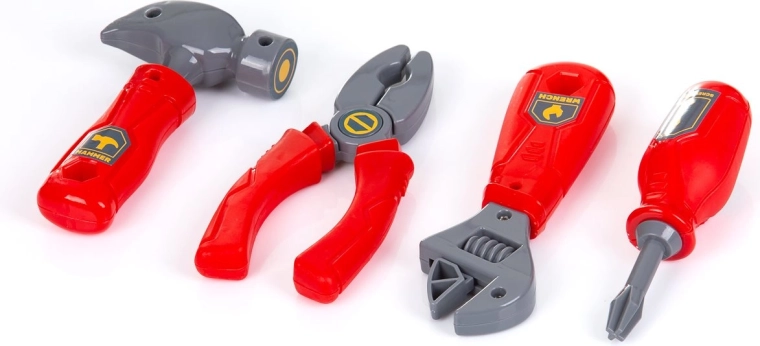 Accesorii bogate pentru joc realist