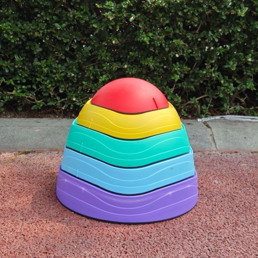 Joacă variată pentru echilibru și coordonare