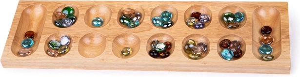 Joc din lemn Mancala cu pietricele de sticlă colorate Bigjigs Toys