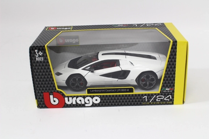 Bburago Lamborghini Countach LPI 800-4 alb 1:24