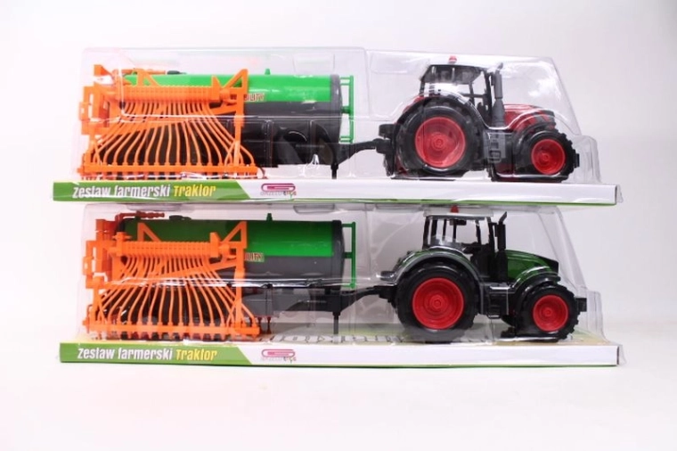 Tractor cu utilaj agricol