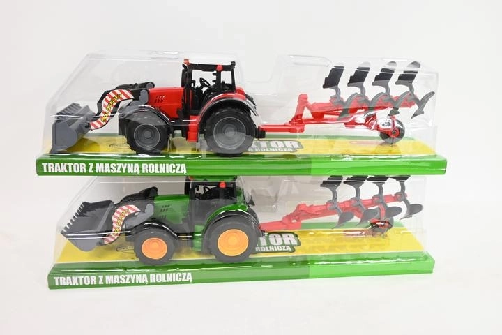 Tractor cu utilaj agricol