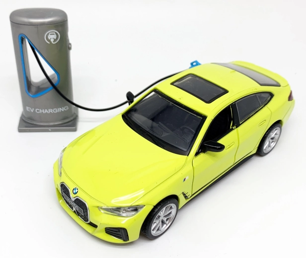Model metalic BMW I4 M50 la scara 1:34