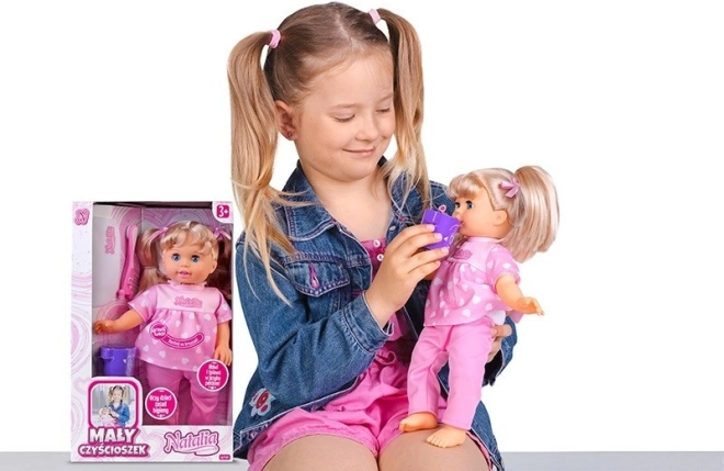 Păpușa NATALIA Curățica vorbitoare 33 cm