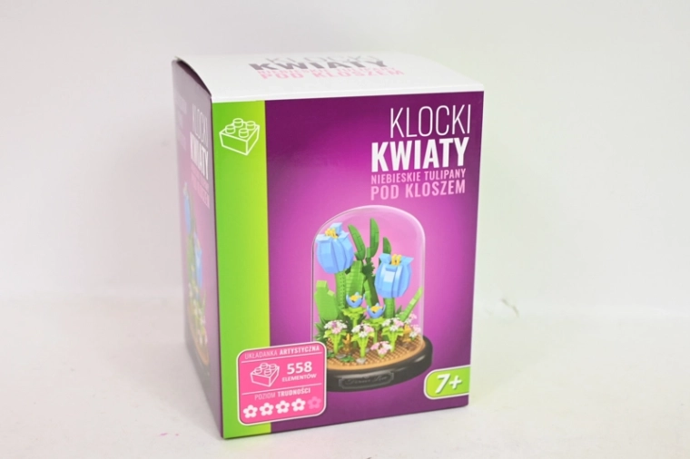 Set de construcție cu buchet de lalele albastre sub un clopot de sticlă