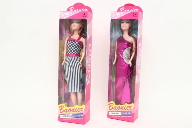 Păpușă în rochie elegantă