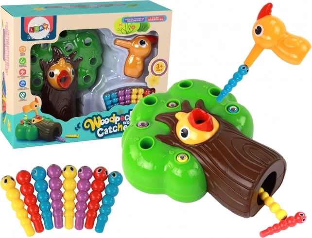 Joc magnetic de îndemânare: prinde viermișorul și hrănește păsărica