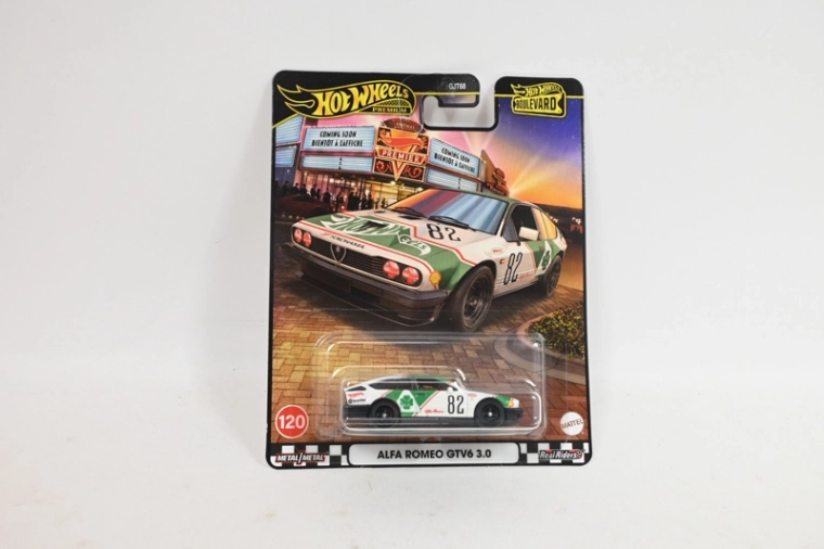 Hot Wheels Premium Alfa Romeo GTV6 3.0 – model de colecție