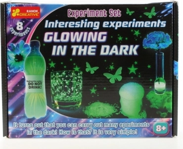 Experimente fascinante de iluminare în întuneric pentru copii