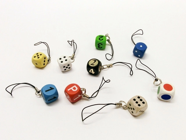 Detoa breloc cub – pandant colorat pentru chei