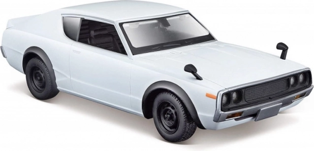 Model auto NISSAN Skyline 2000 GT-R 1973 1:24 alb