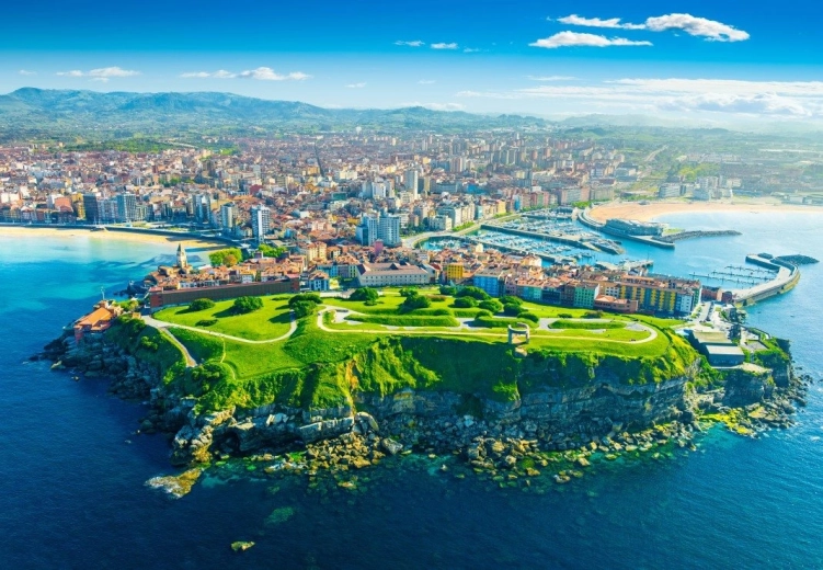 Puzzle Vedere asupra Gijónului din Spania 1000 piese