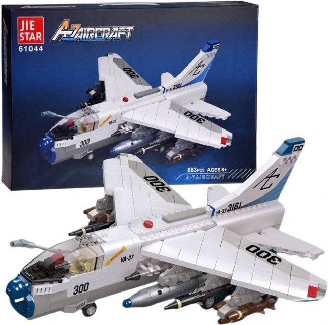 Set de construit avion de atac 683 piese