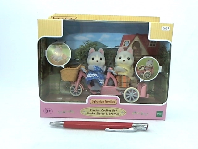 Sylvanian Families Căţei husky pe bicicletă – set tandem