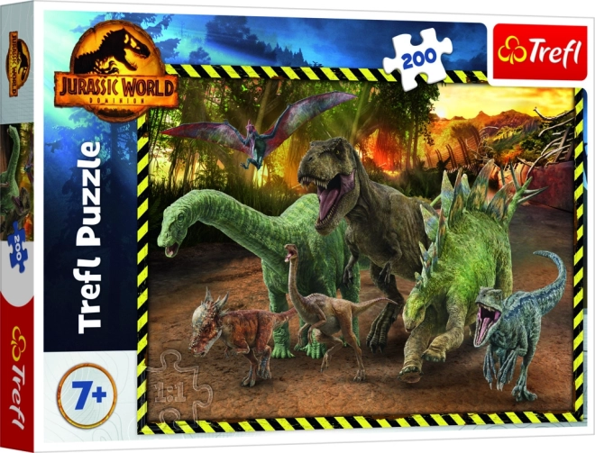 Puzzle cu 200 piese – dinozauri din JURASSIC WORLD