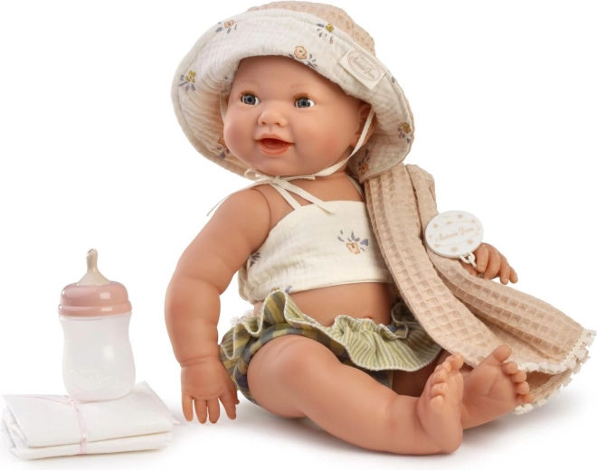Antonio Juan Mia, bebeluș realist care clipește și urinează, 42 cm